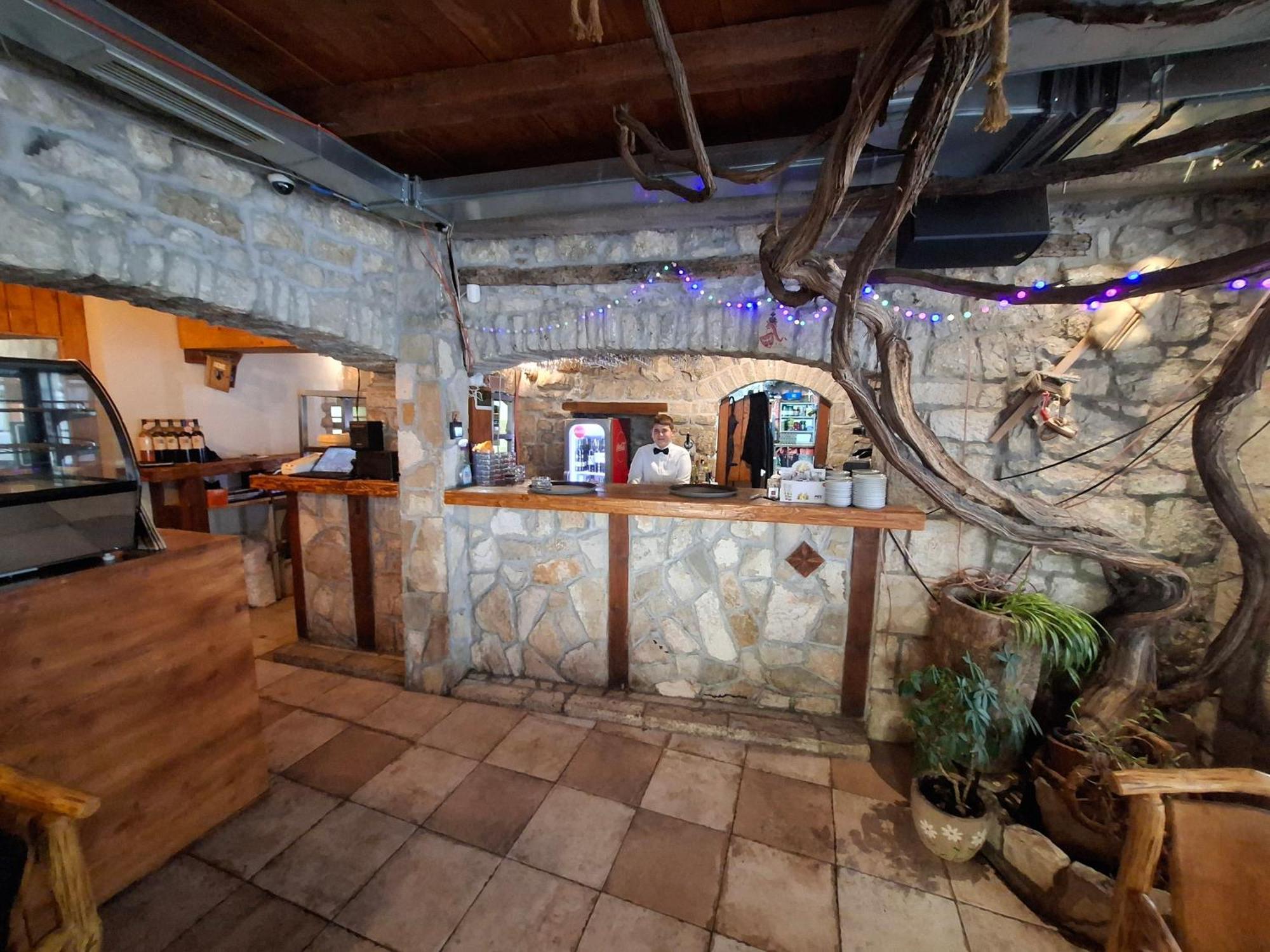 Ras Trebinje Stari Grad Bed & Breakfast エクステリア 写真