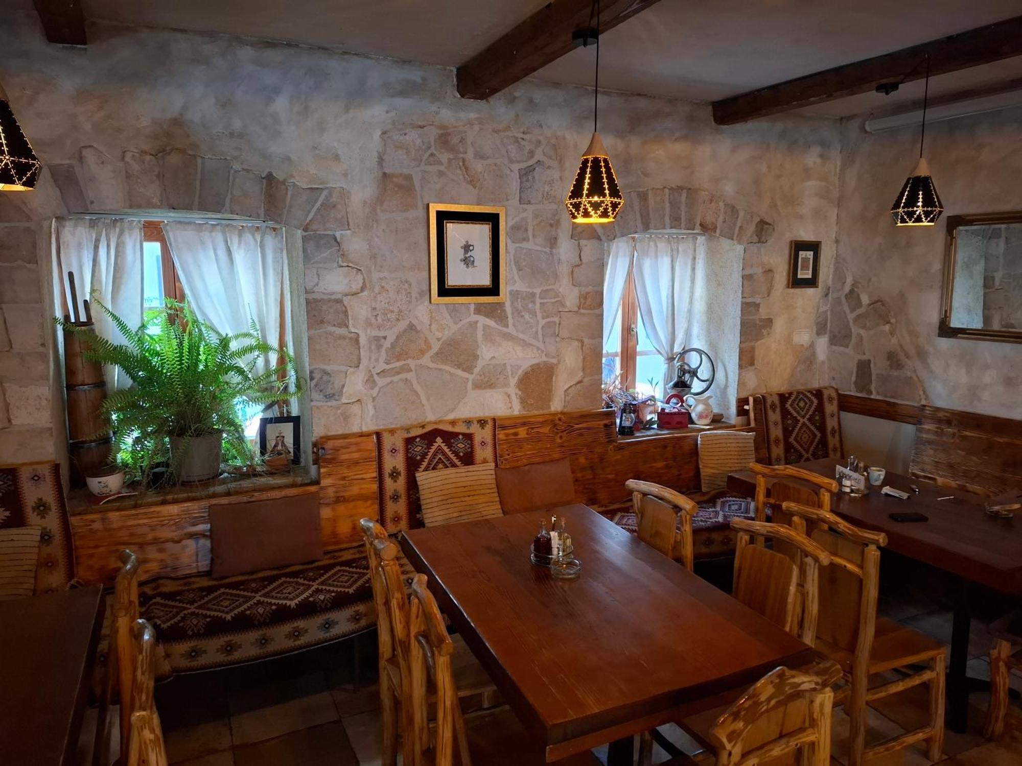 Ras Trebinje Stari Grad Bed & Breakfast エクステリア 写真